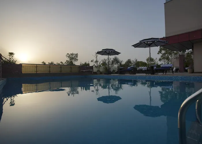 Hotel Atulyaa Taj